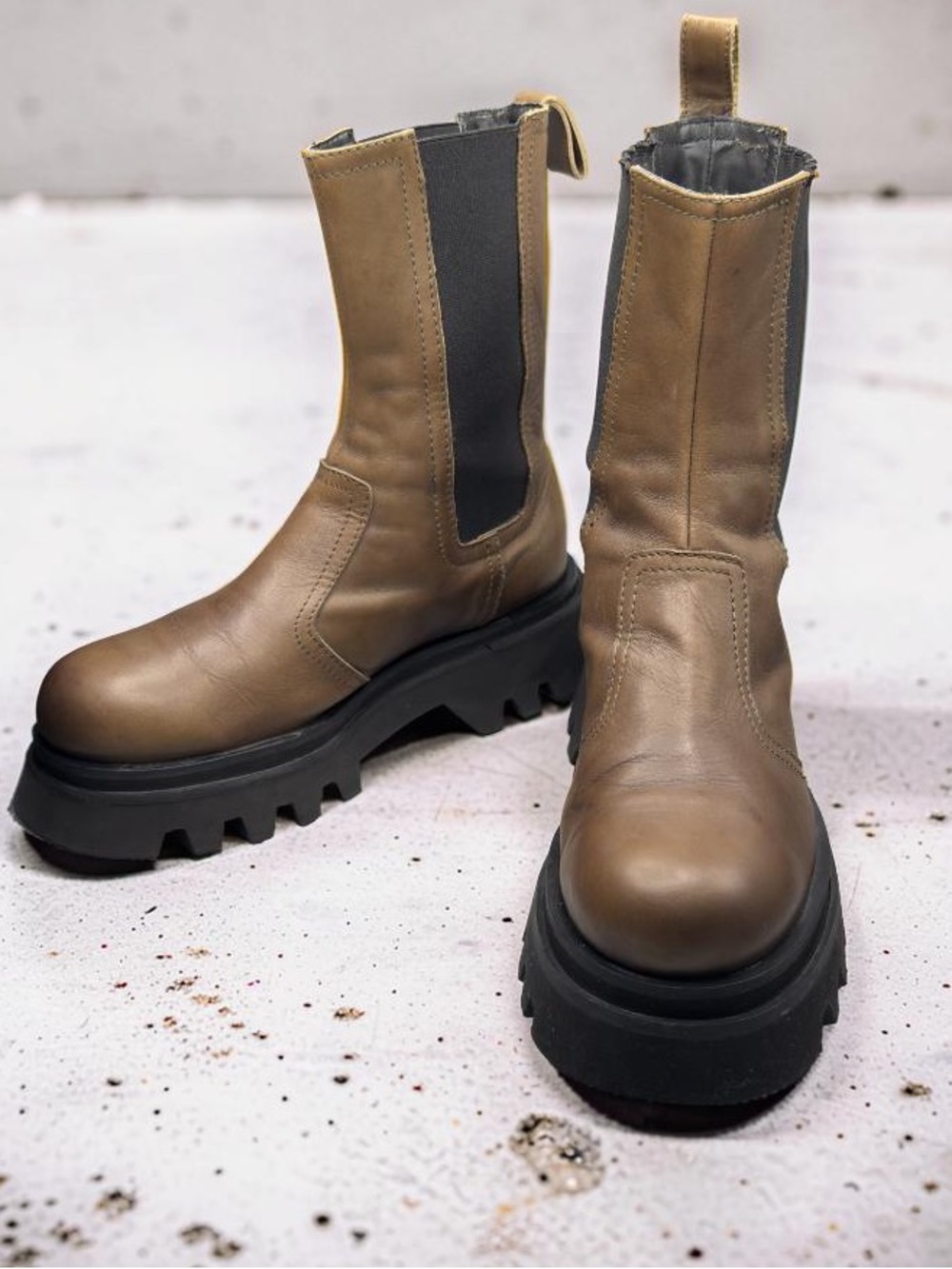 ZARA Flat Leather Ankle Boots with Chunky Track Sole Khaki Brown